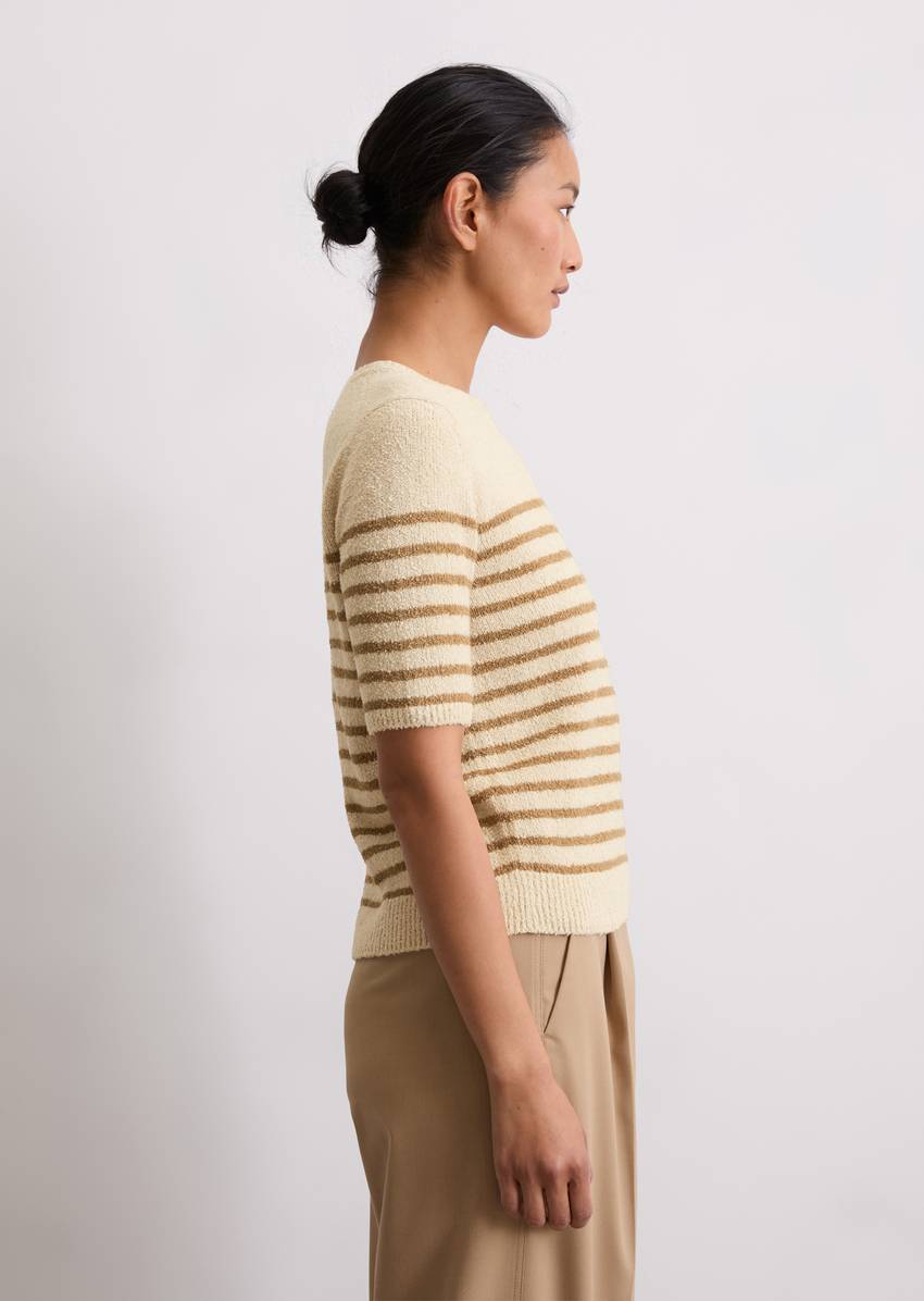 Striped short-sleeved pullover slim made from bouclé yarn