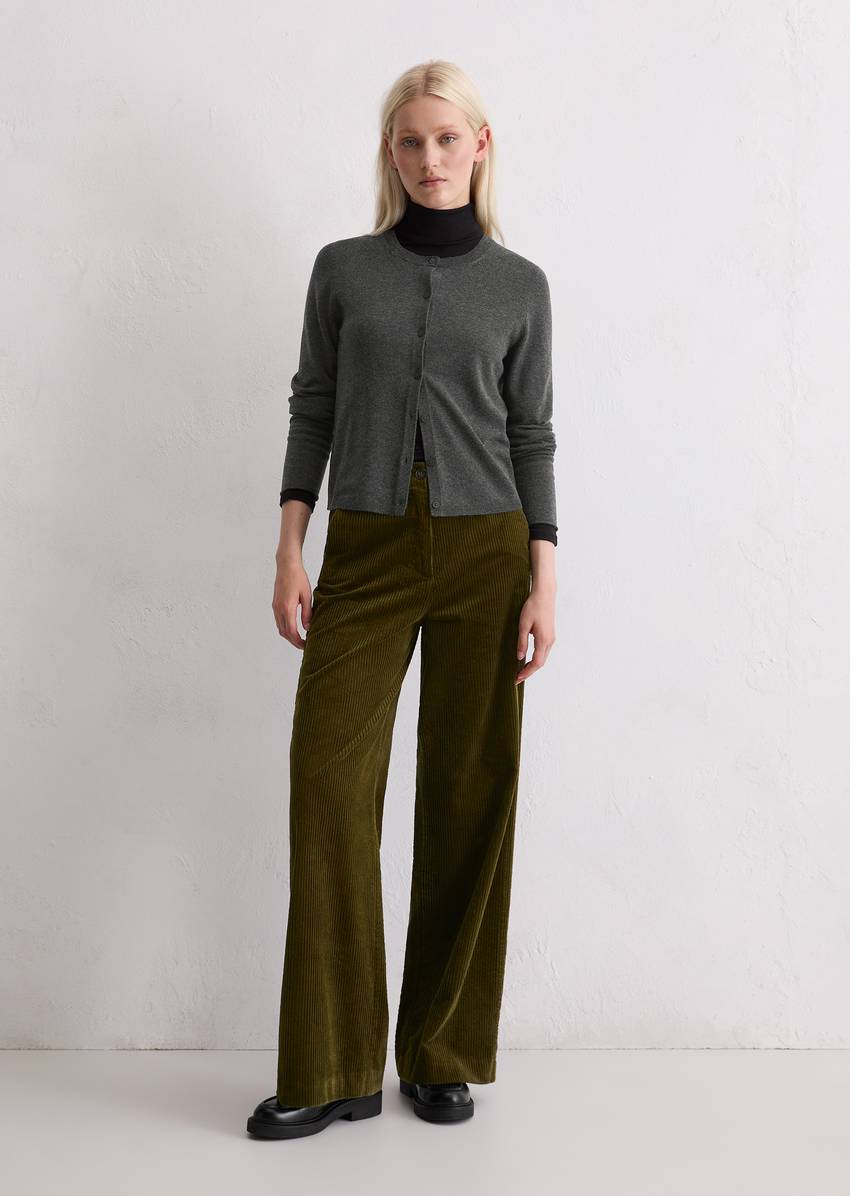 Cardigan slim made from a virgin wool/viscose mix