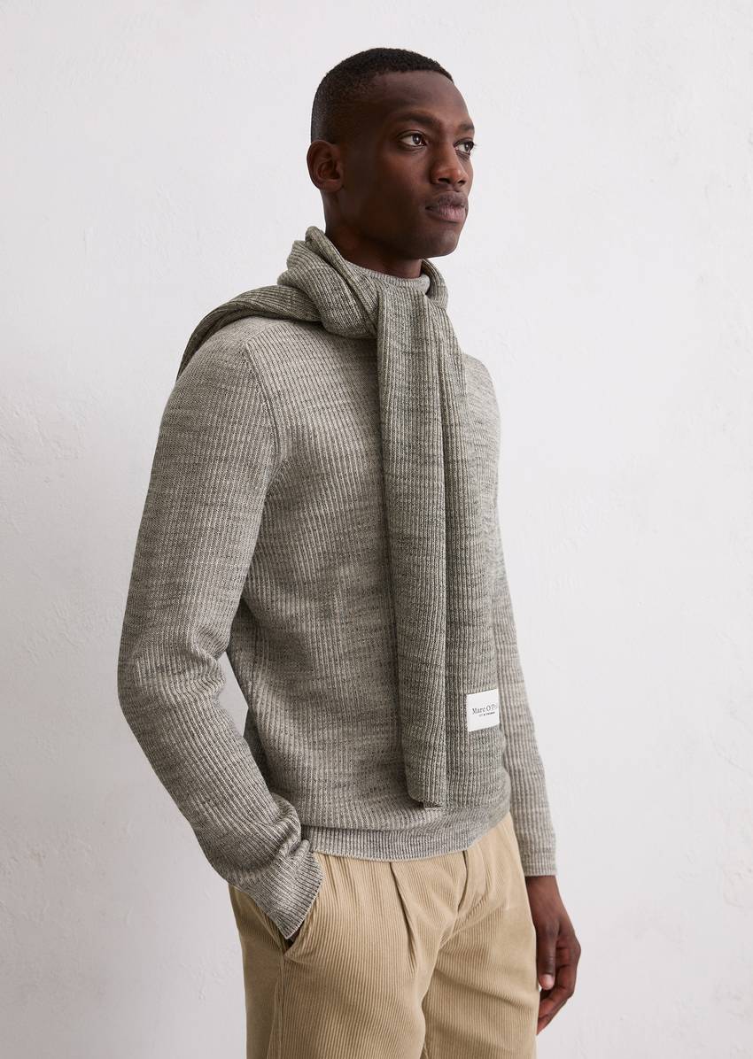 Scarf made from an organic cotton-sheep's wool mix