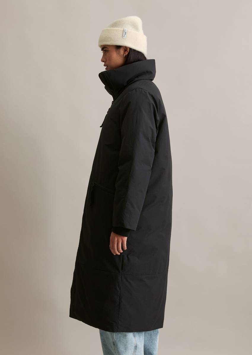 Relaxed outdoor quilted coat made from water-repellent polyester