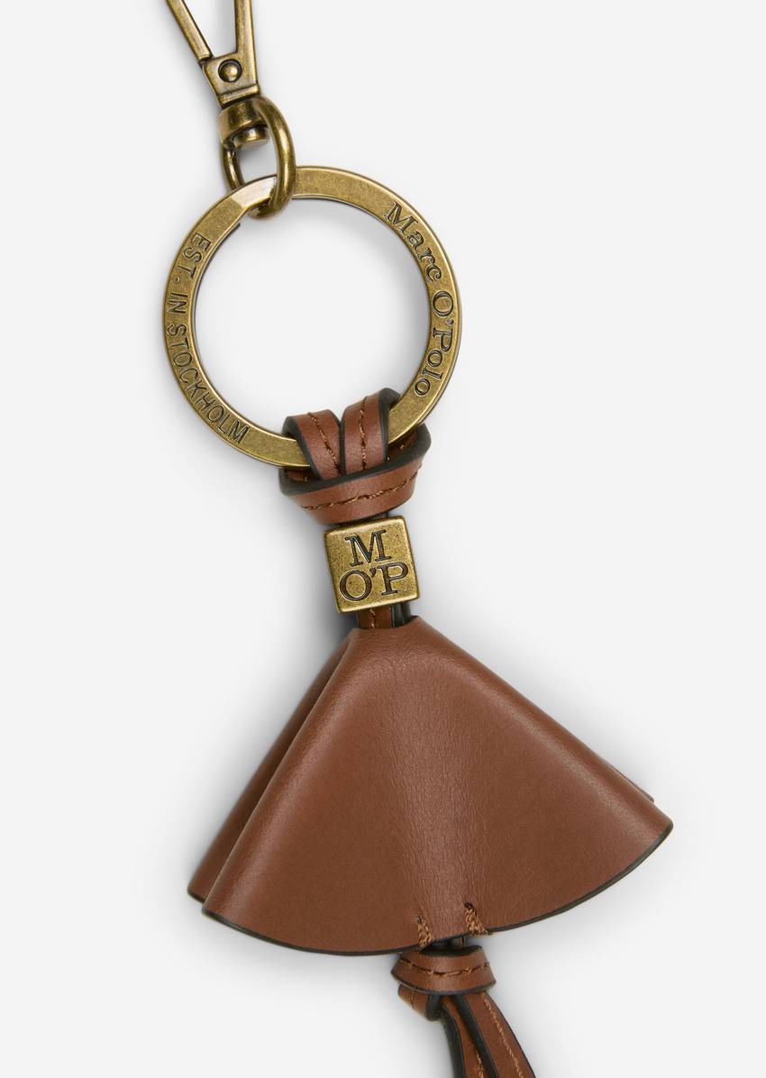Key ring made from fine cowhide with brass details