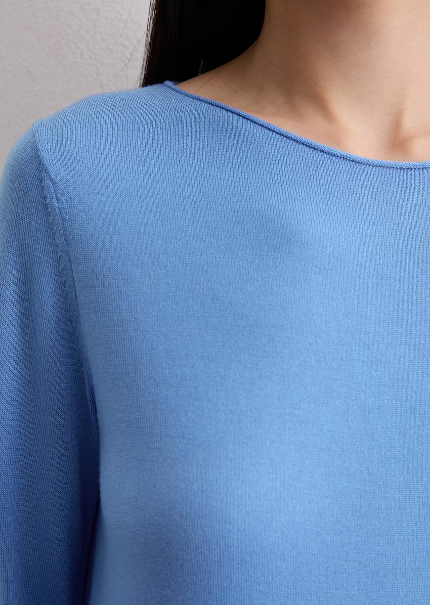 Knitted sweater slim made from soft merino wool