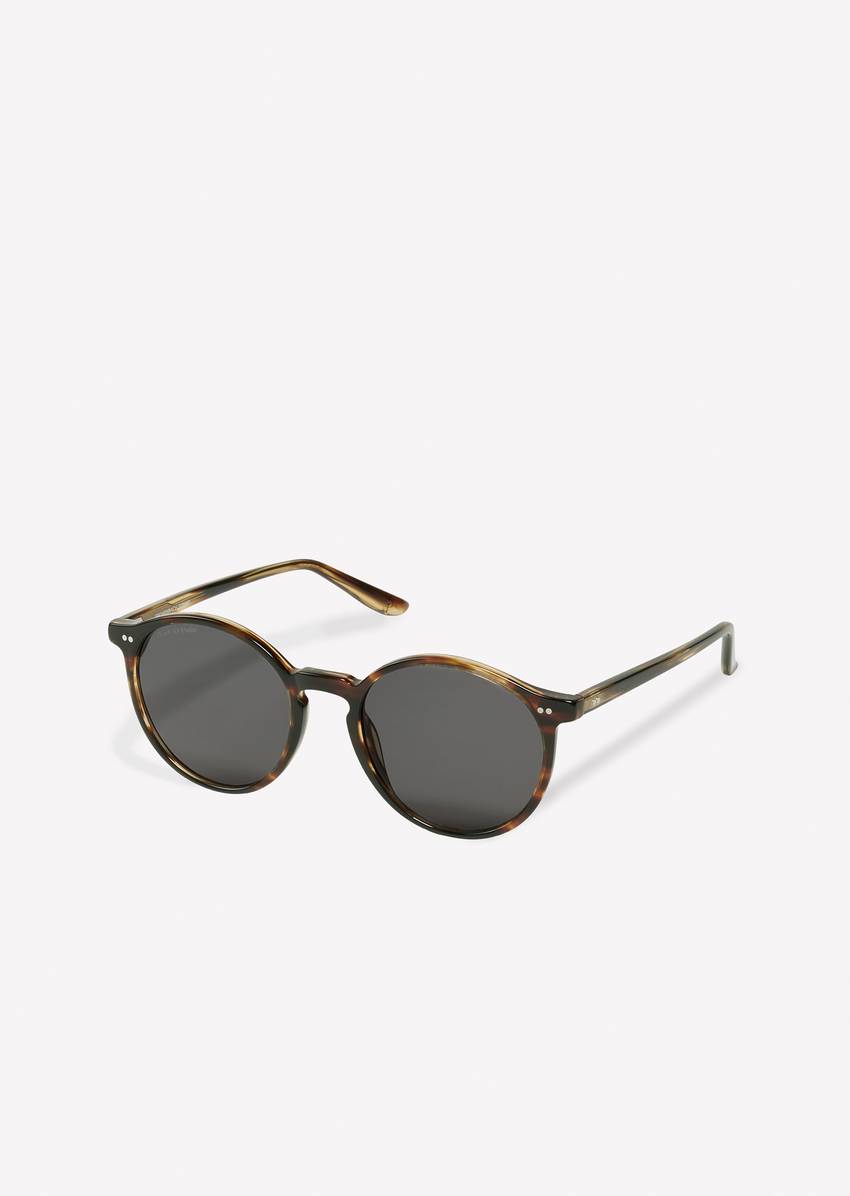 Unisex sunglasses in a retro look