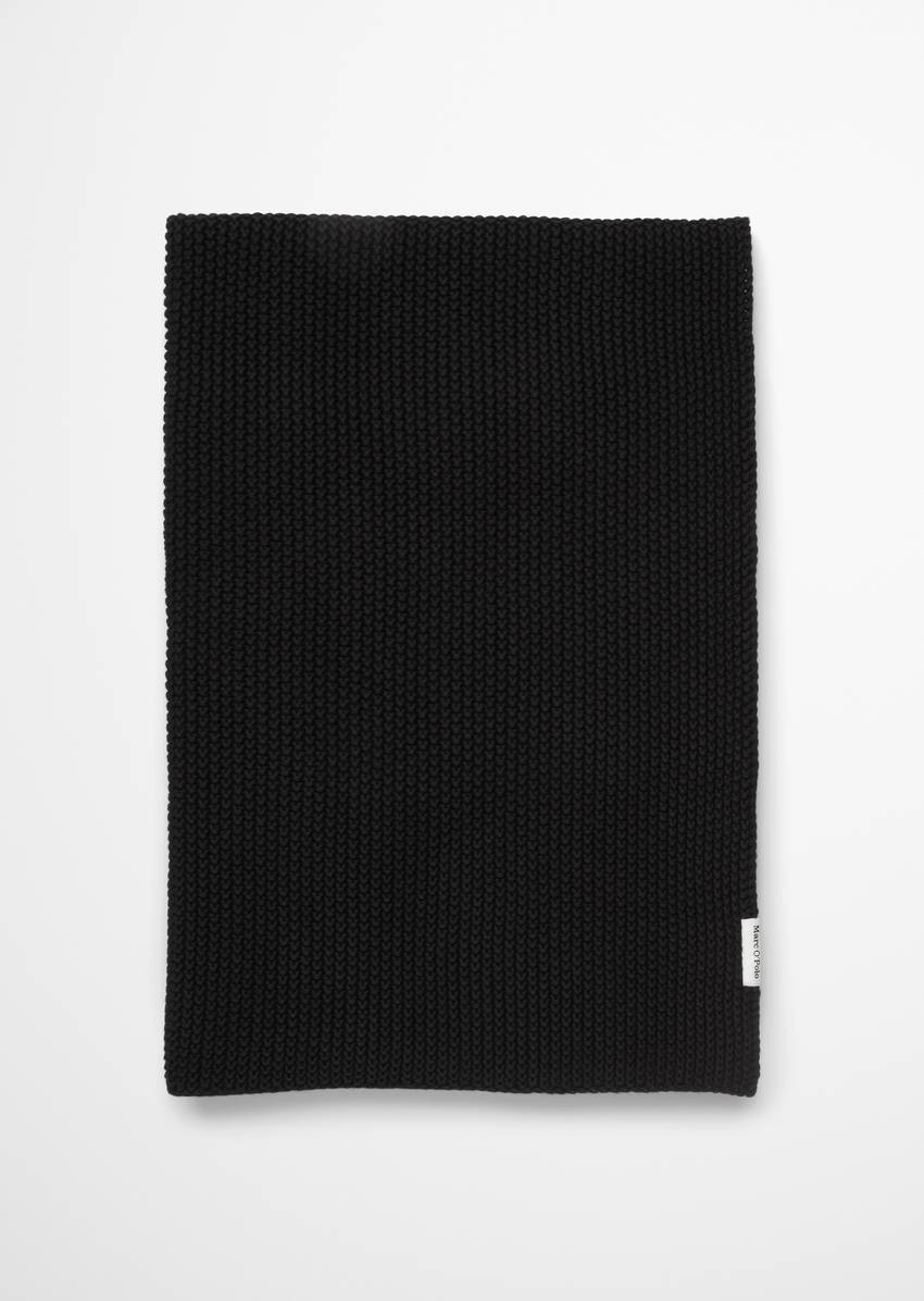 Plaid Model Nordic Knit made from pure organic cotton