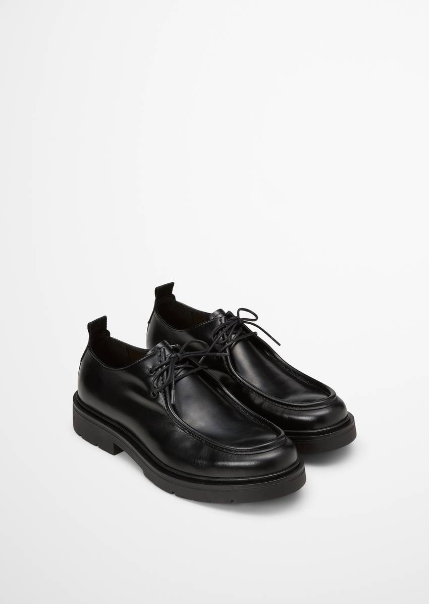 Derby lace-up made from smooth cowhide