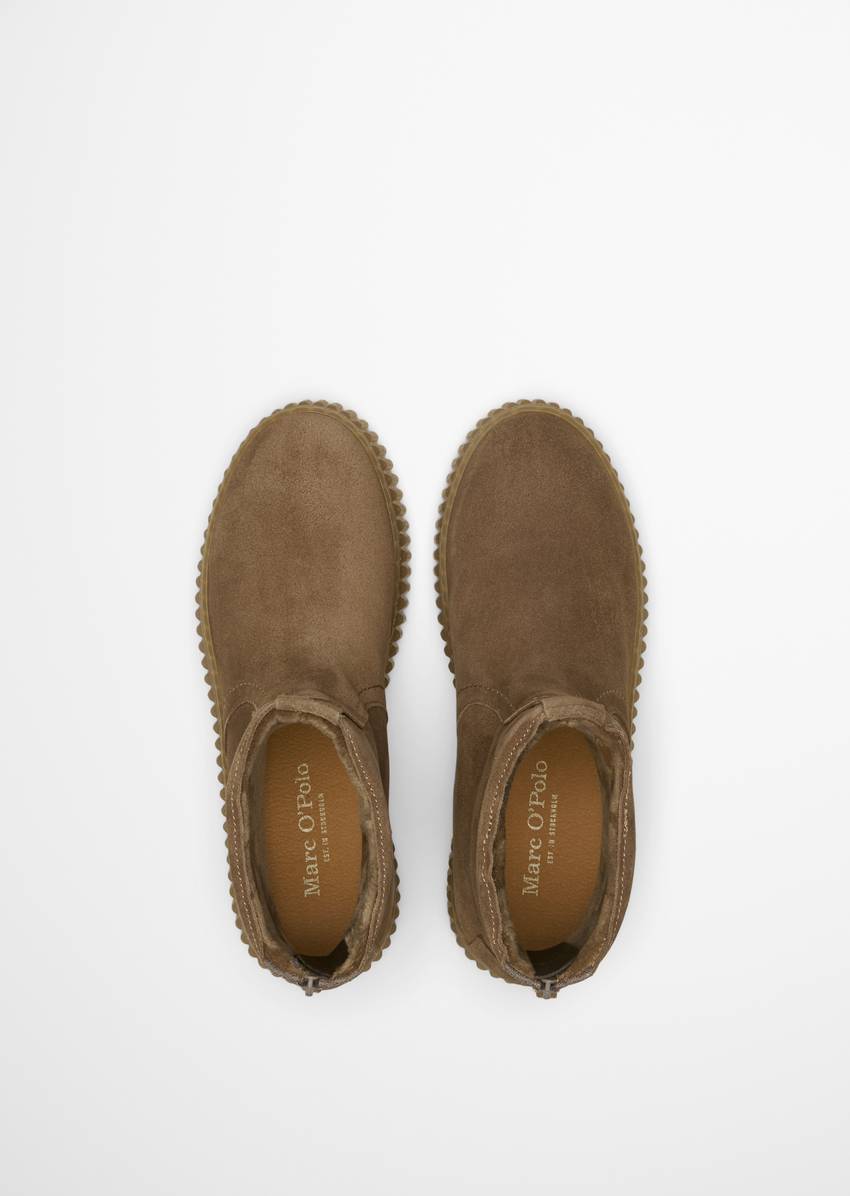 Zipper boot model Bianca made of suede with warm lining