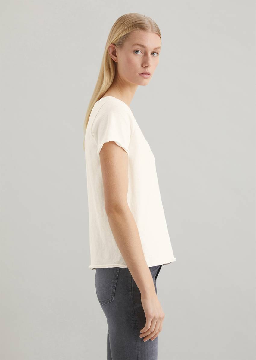 V-neck T-shirt, regular fit made from organic cotton slub jersey