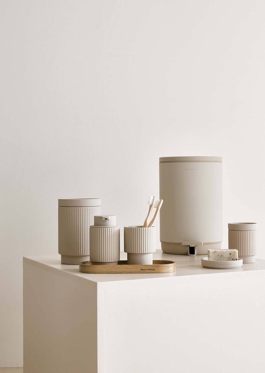 Small container model The Wave from durable stoneware