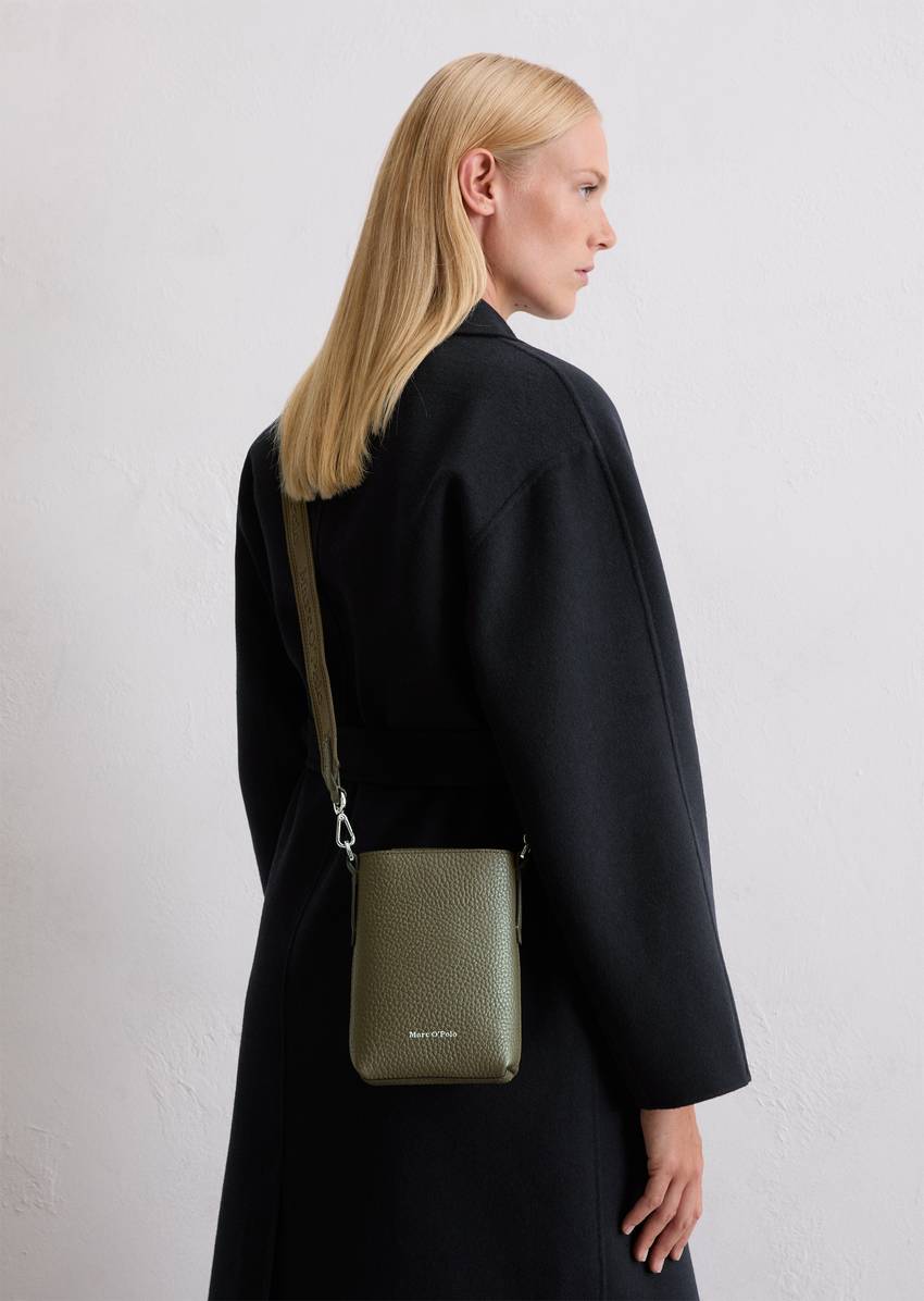 Smartphone case made from grained cowhide