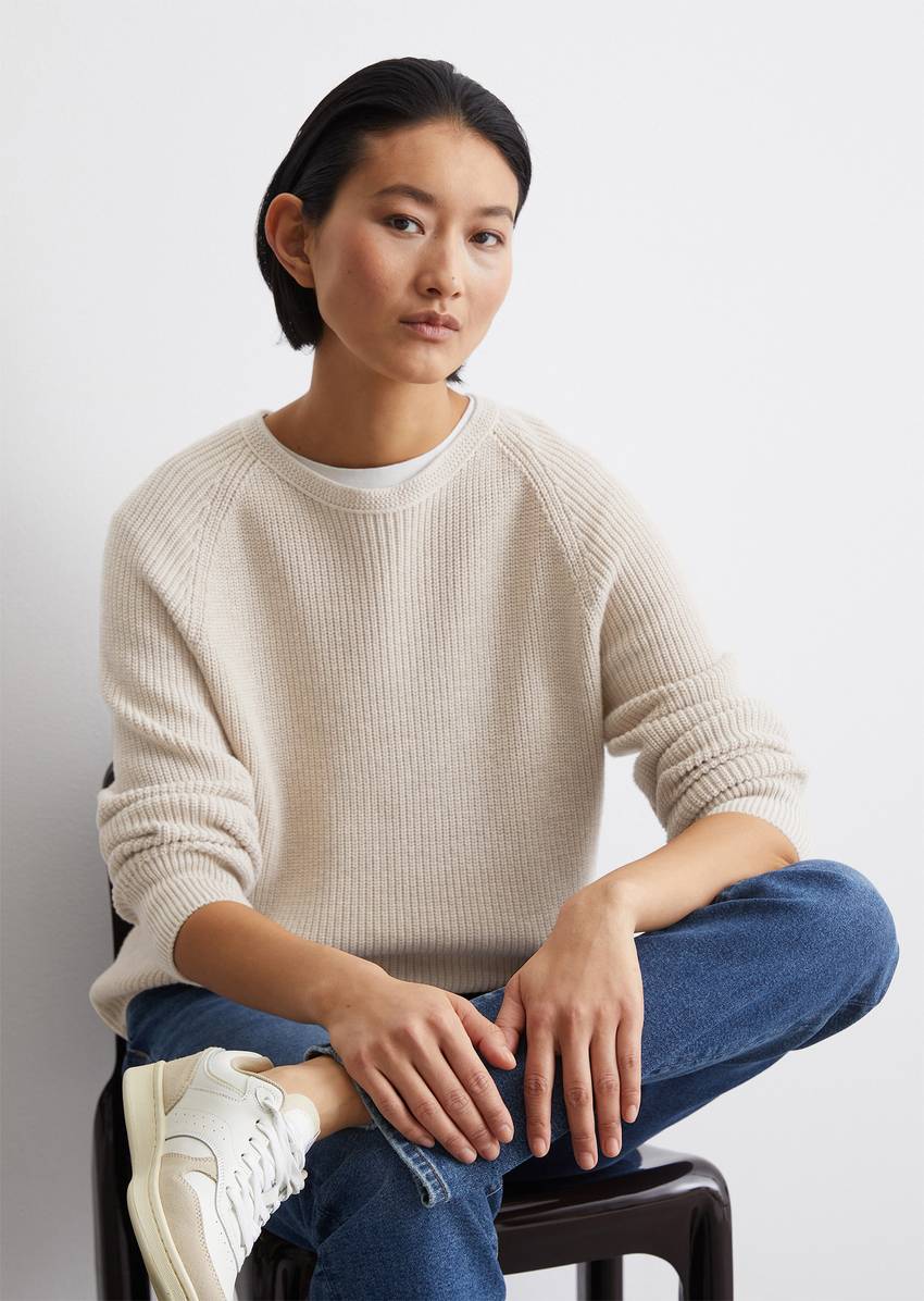 Round neck sweater loose Made of heavy-weight organic cotton