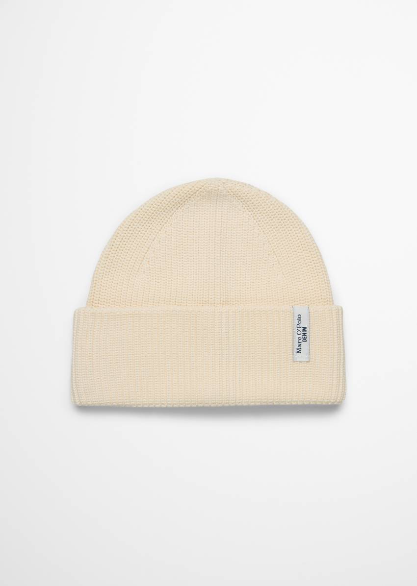 DfC knitted hat made from compact cotton yarn