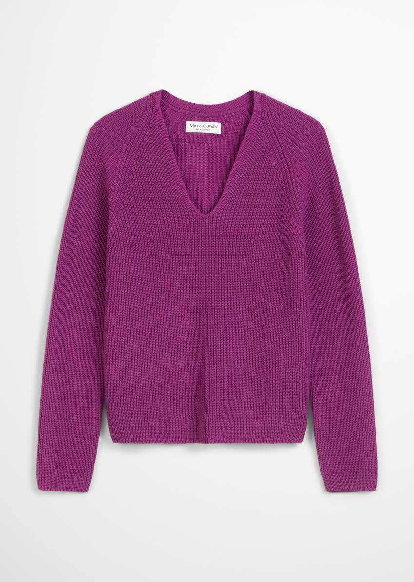 V-neck knitted sweater slim made from soft cotton yarn