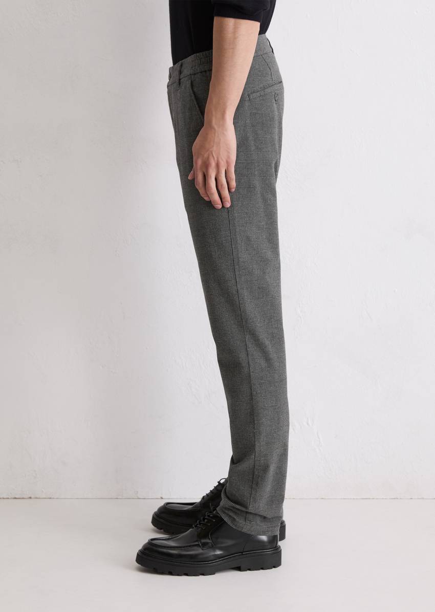 Chino model Stig shaped made from an organic cotton-lyocell mix