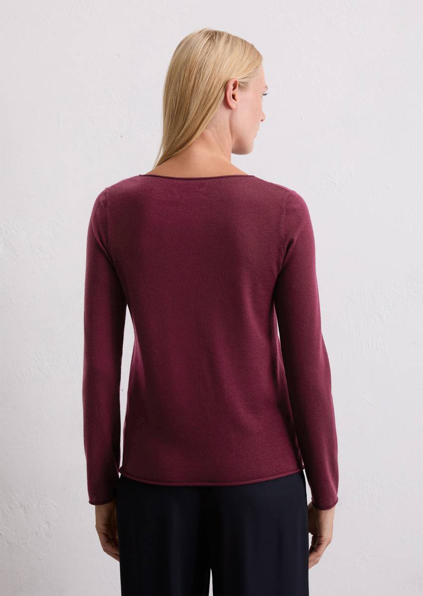 Knitted sweater slim made from soft merino wool