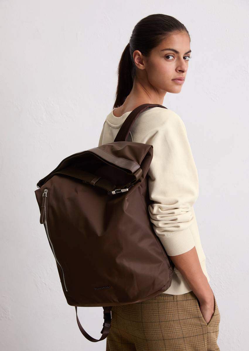 Backpack medium made from recycled material