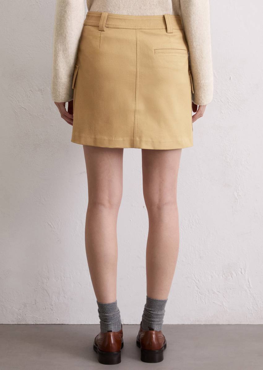 Cargo mini skirt shaped made from stretch twill
