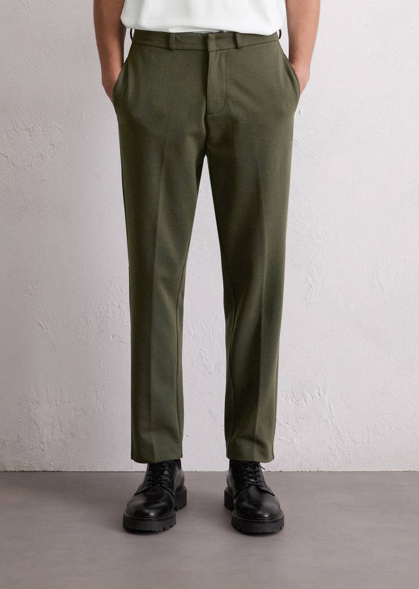 Regular sweatpants made from a stretchy organic cotton blend