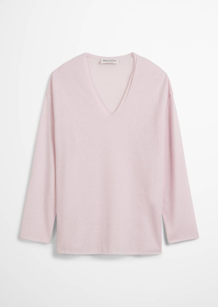 Fine knit sweater loose made from an organic cotton mix