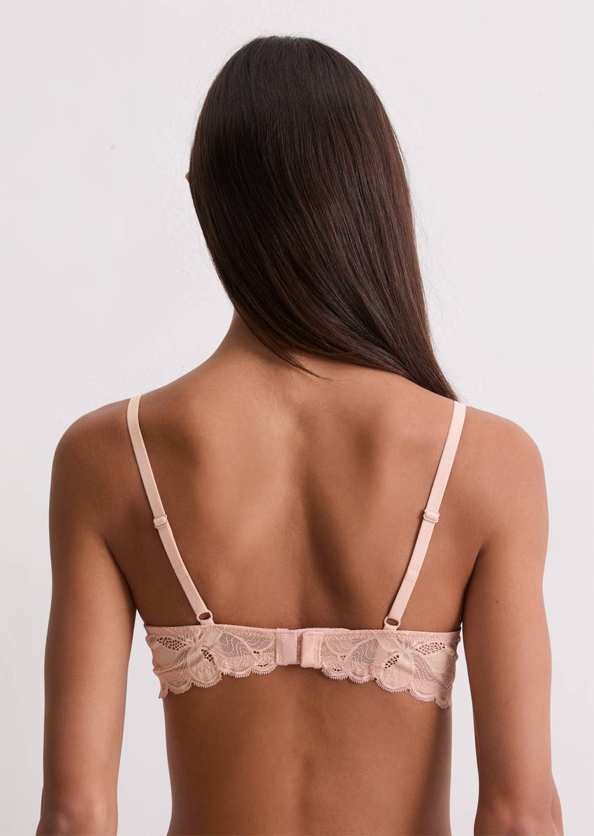 Cup bra with underwire and lace