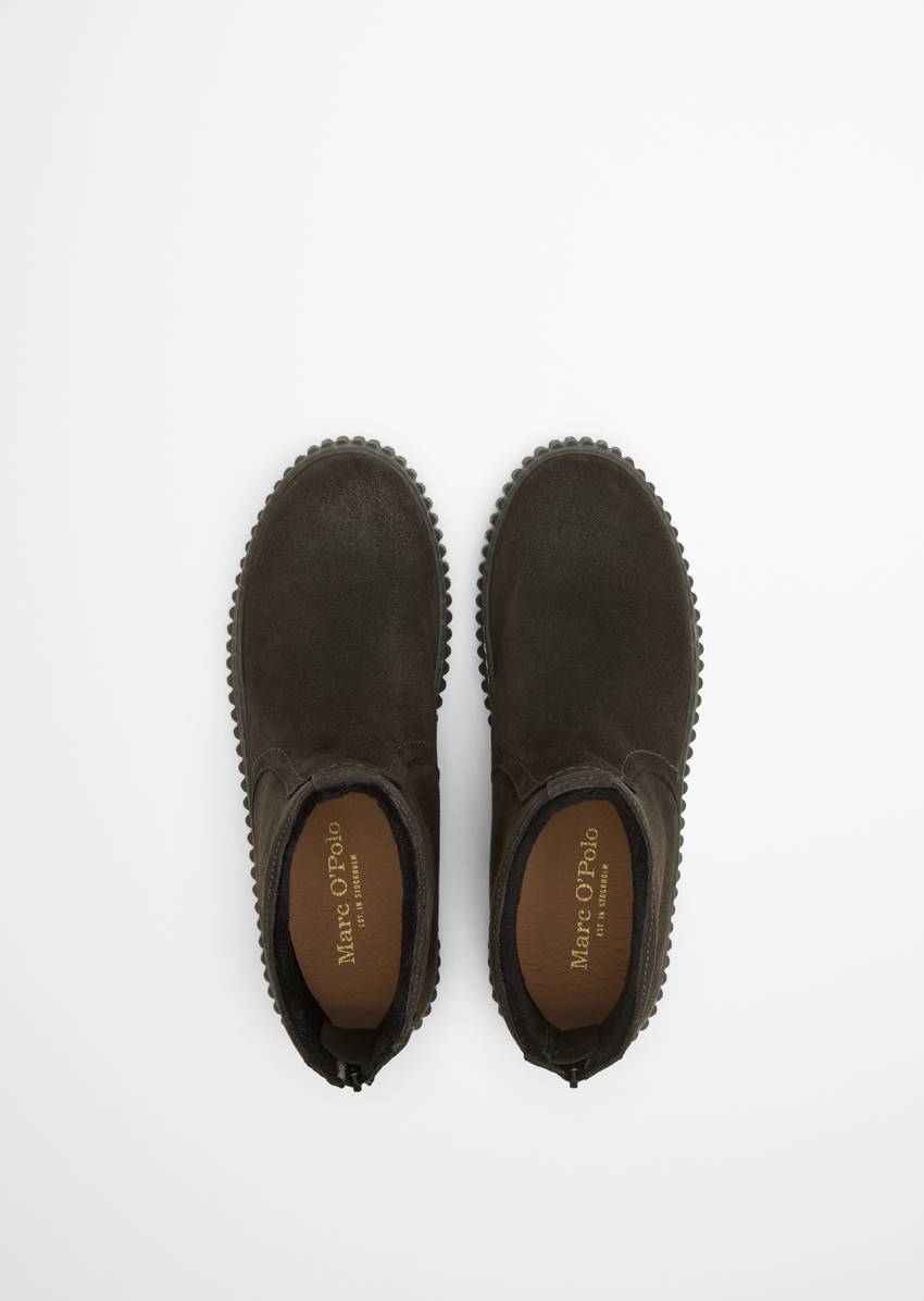 Zipper boot model Bianca made of suede with warm lining