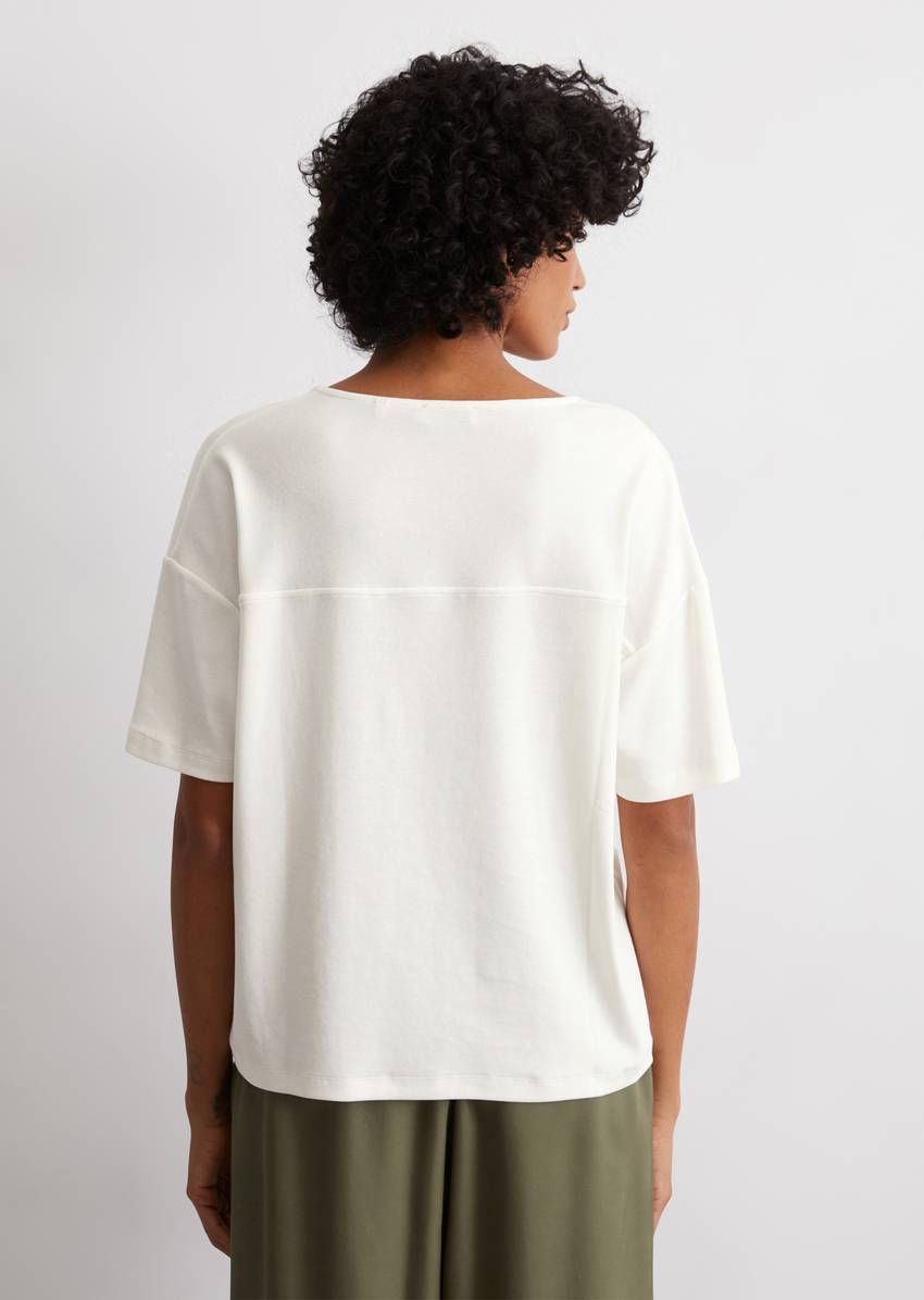 V-neck T-shirt loose with TENCEL™ Lyocell