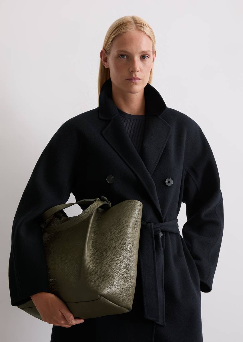 Shopper medium made from grained cowhide