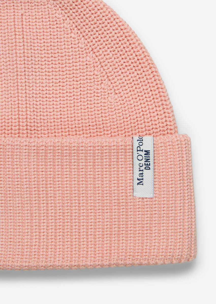 DfC knitted hat made from compact cotton yarn