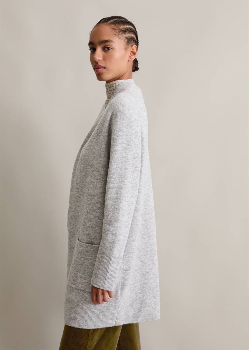Long cardigan loose made from a soft virgin wool blend