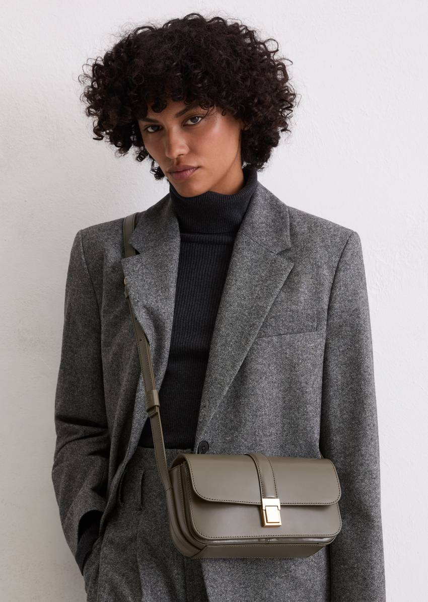 Shoulder bag small with elegant hinged clasp