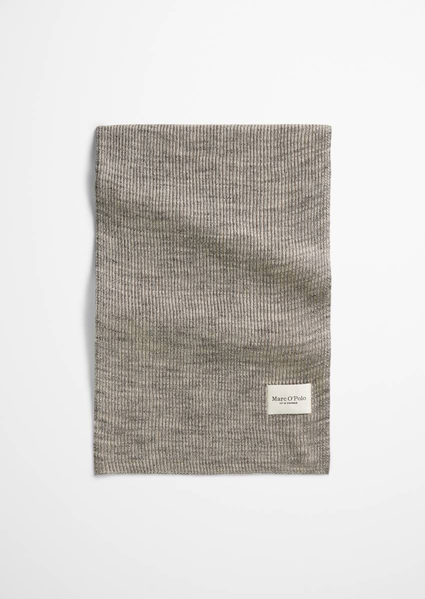 Scarf made from an organic cotton-sheep's wool mix