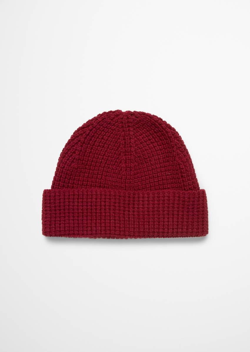 Cap made from a soft cotton/virgin wool blend