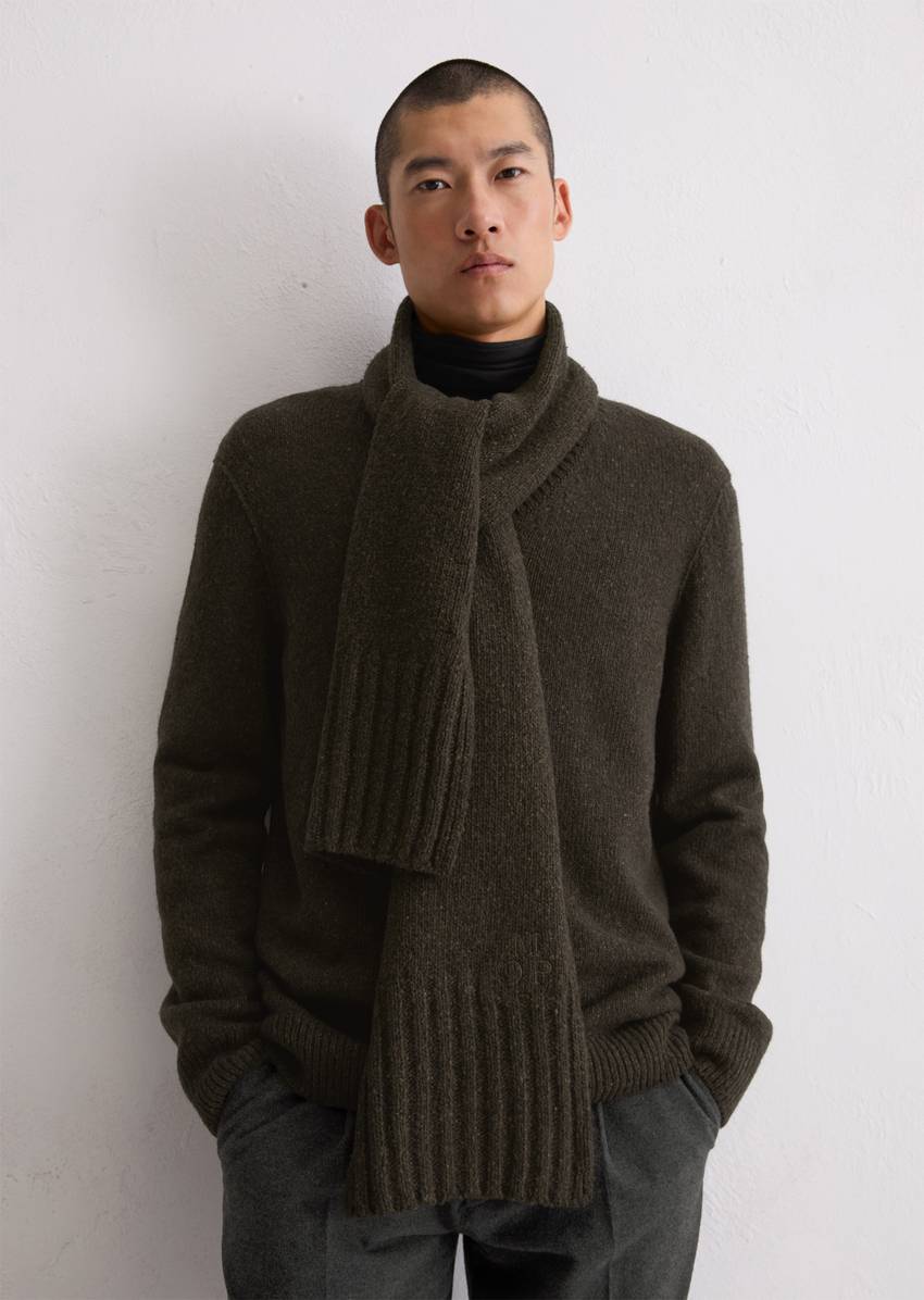 Knitted scarf made from a soft wool blend