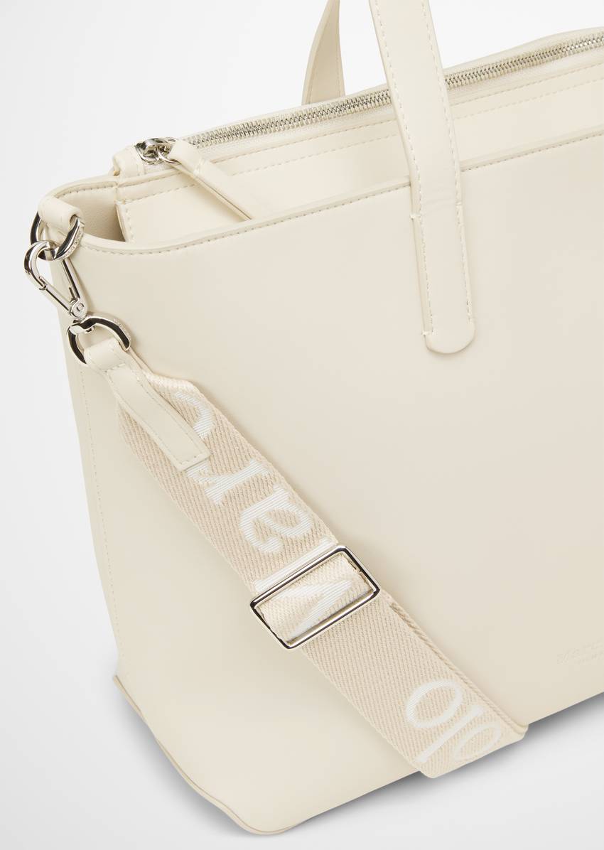 Shopper medium made from a leather alternative made from recycled polyester