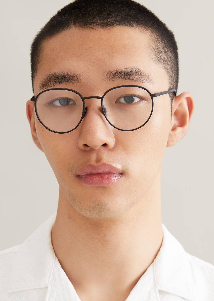 Unisex glasses made of lightweight titanium