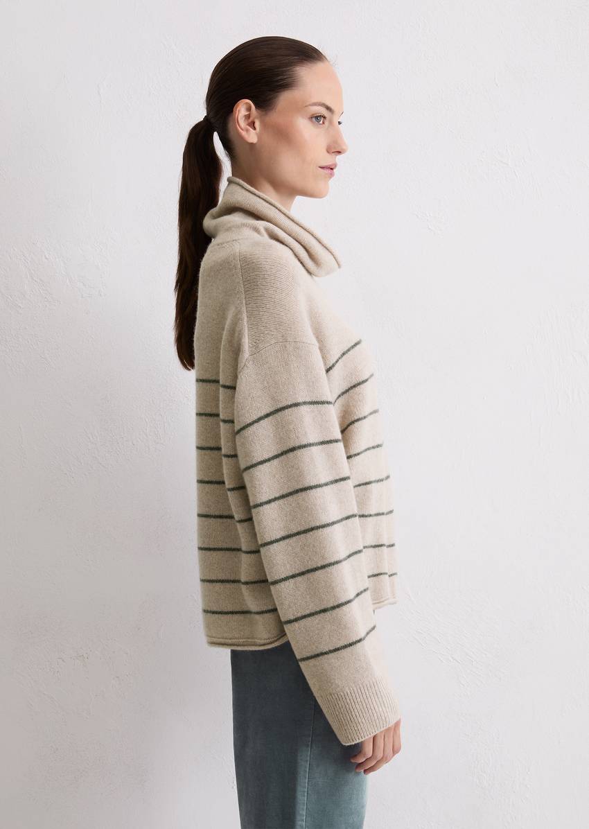 Striped turtleneck sweater relaxed made from a soft merino wool blend