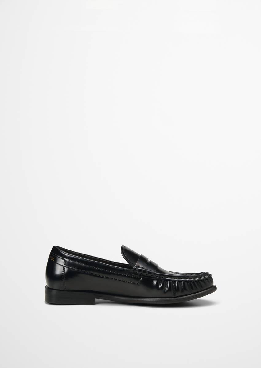 Penny loafer made from high-quality cowhide