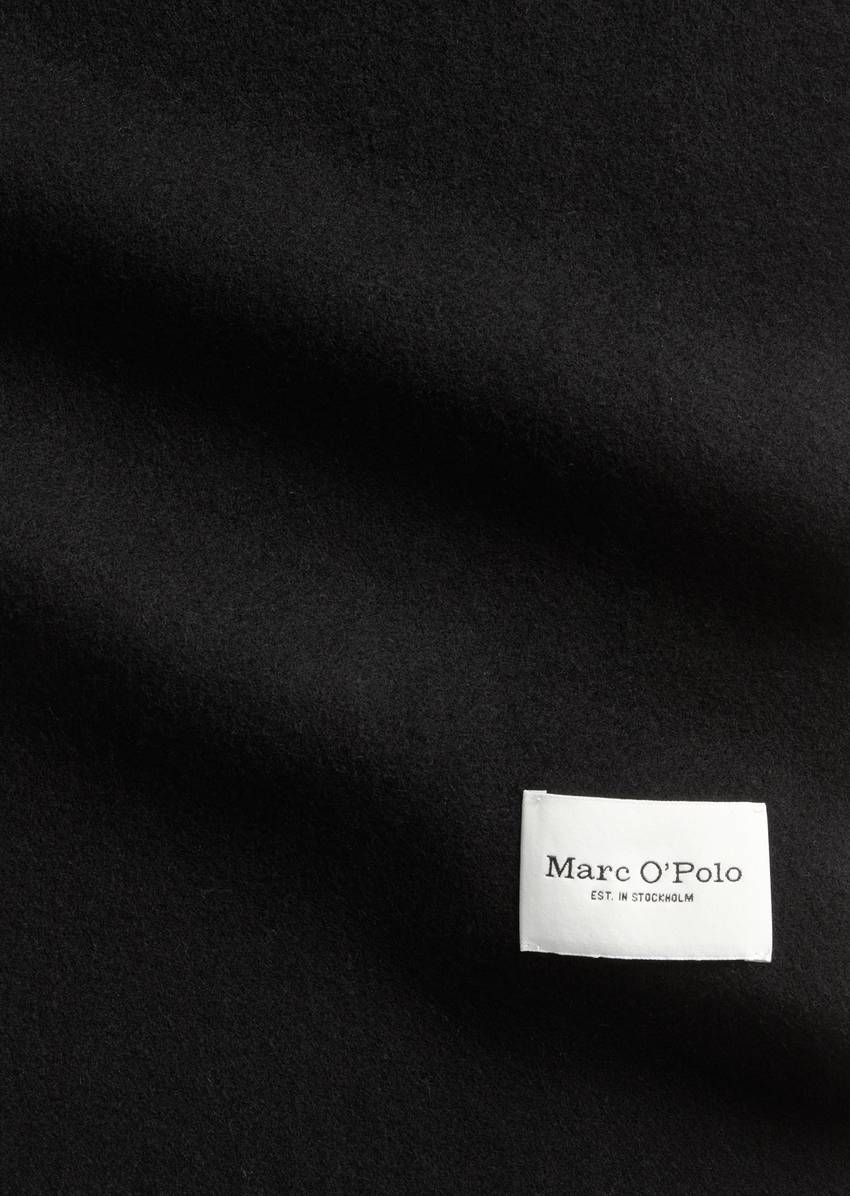 Scarf with fringes made from soft new wool