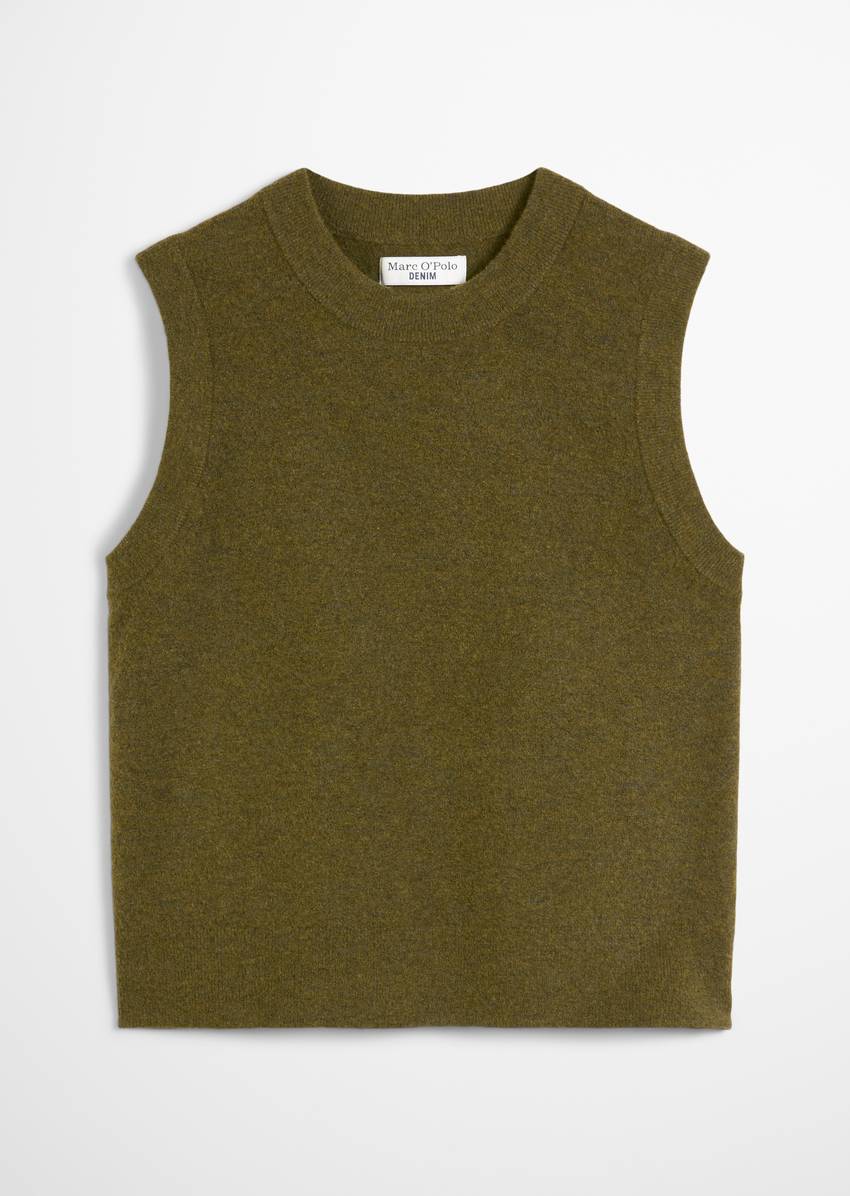 Sweater regular made from a soft virgin wool blend