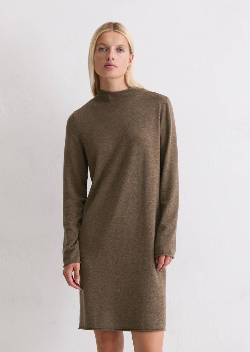 Knitted dress regular made from a fine virgin wool/viscose blend