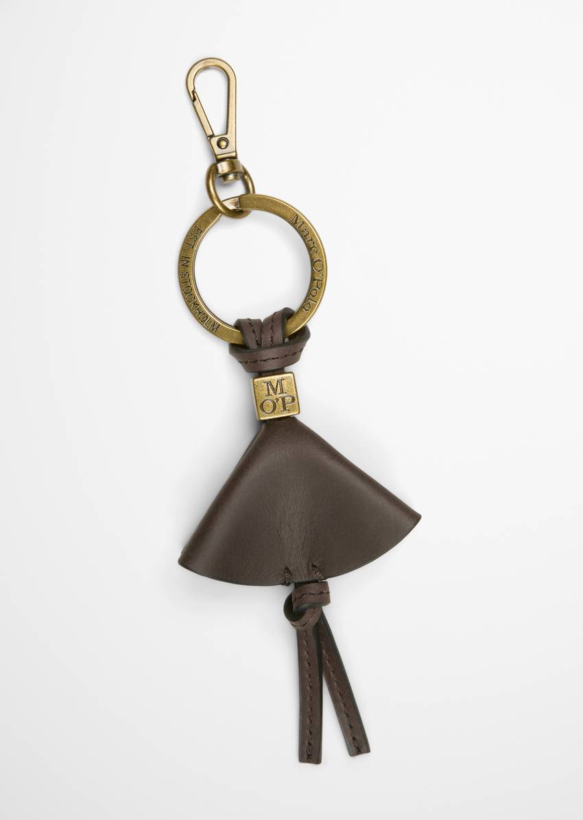 Key ring made from fine cowhide with brass details
