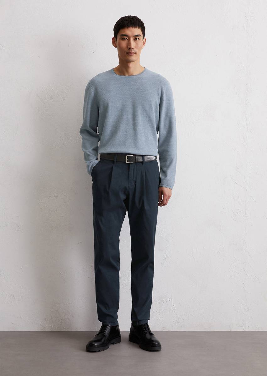 Chino Model Morot Jogger Pleats made from an organic cotton blend