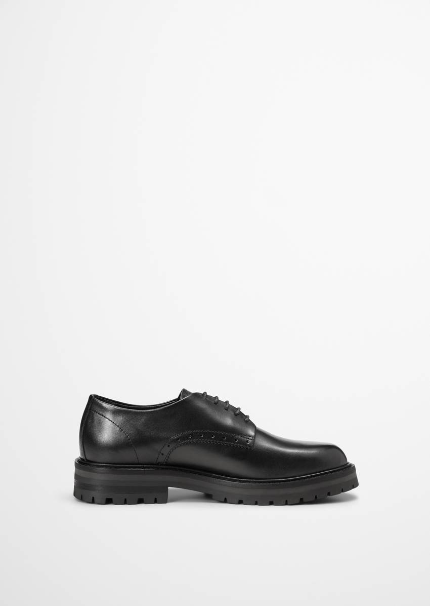 Derby lace-up made from fine cowhide