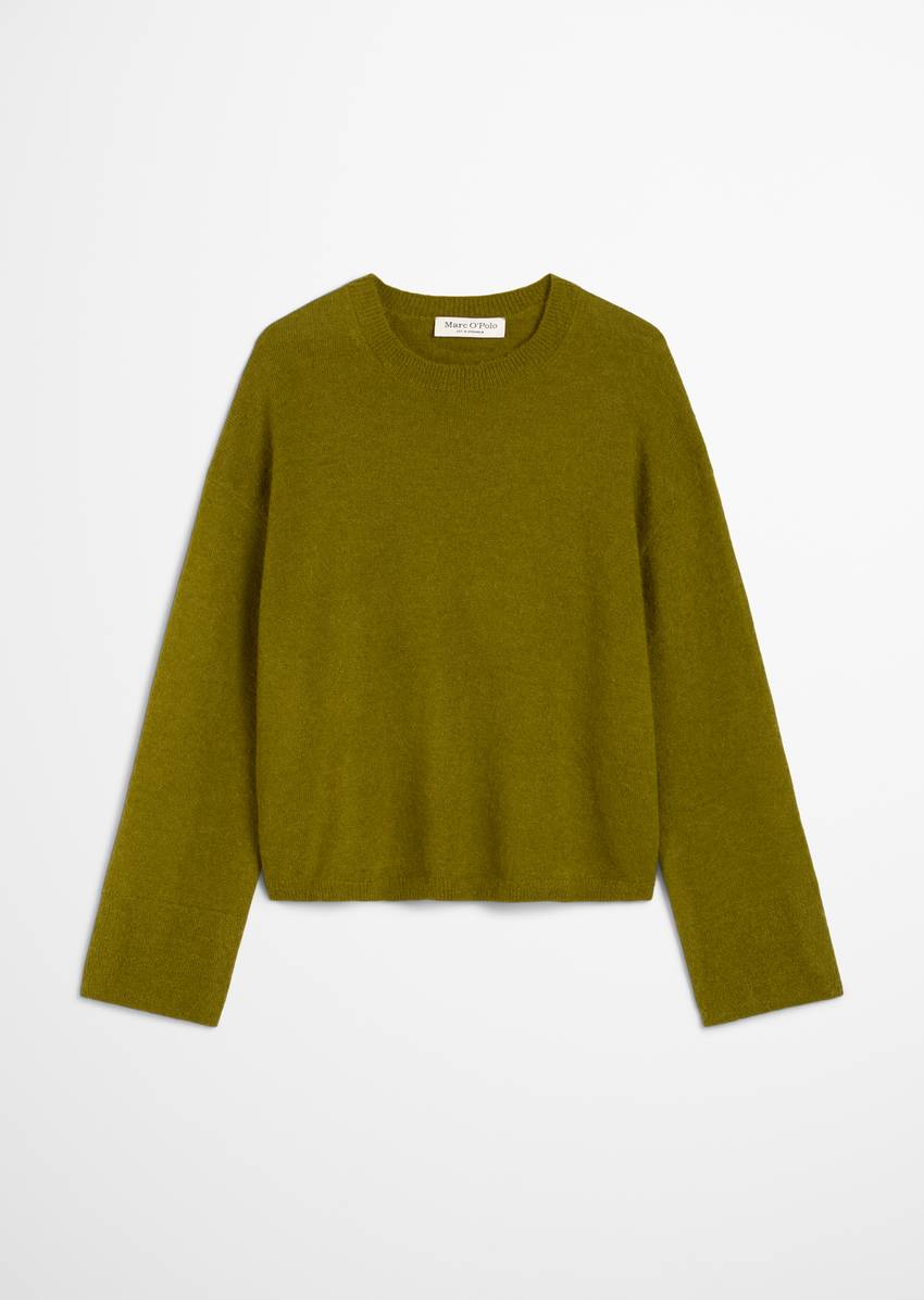 Sweater loose made from a virgin wool/alpaca wool mix