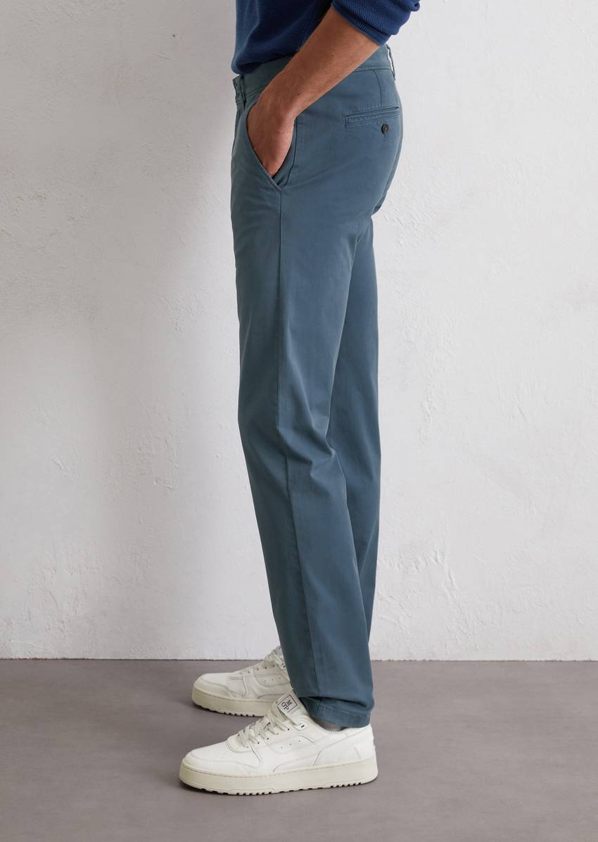 Chino model Stig shaped made from an organic cotton blend