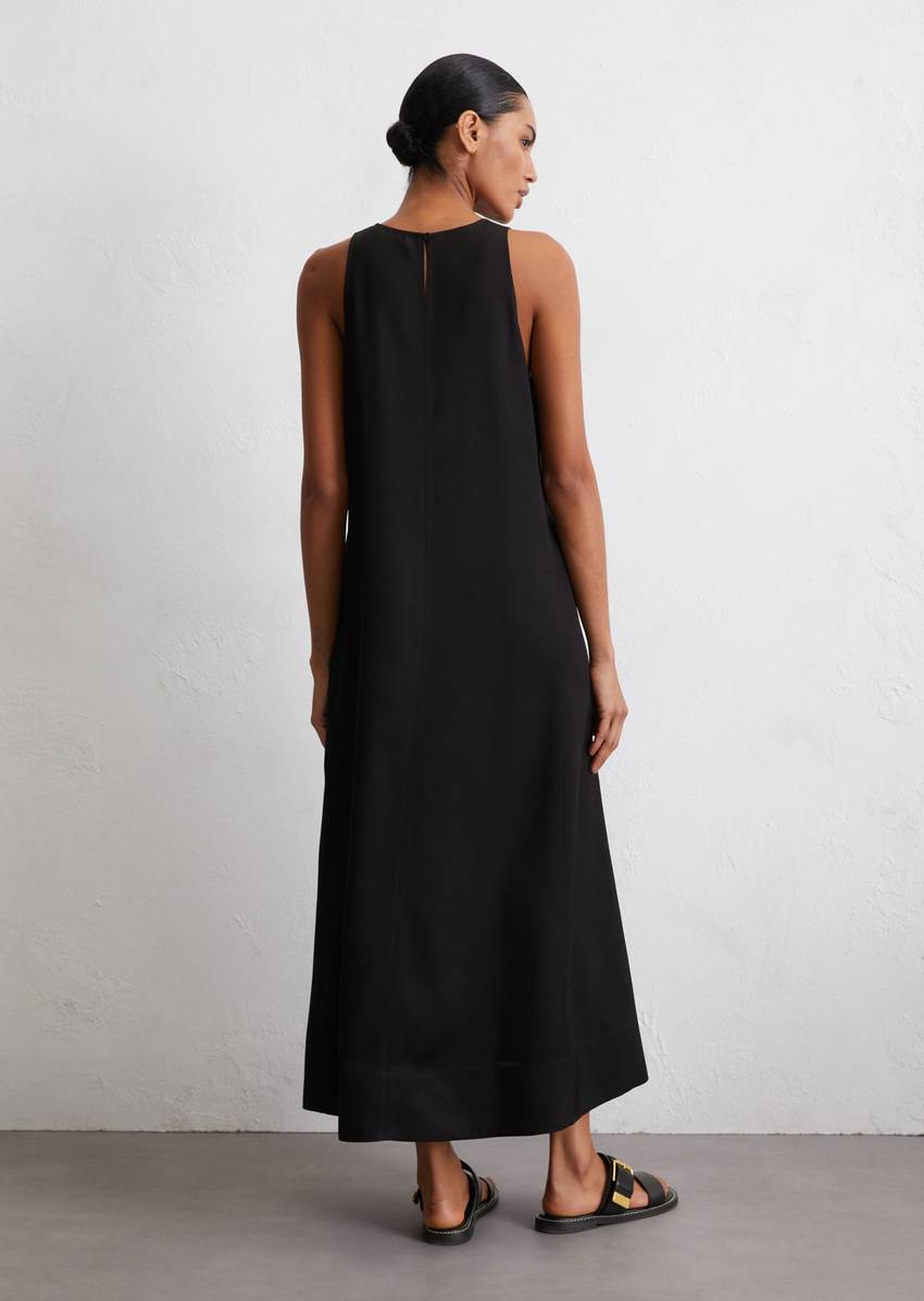 Dress relaxed Made from flowing Naia™ twill