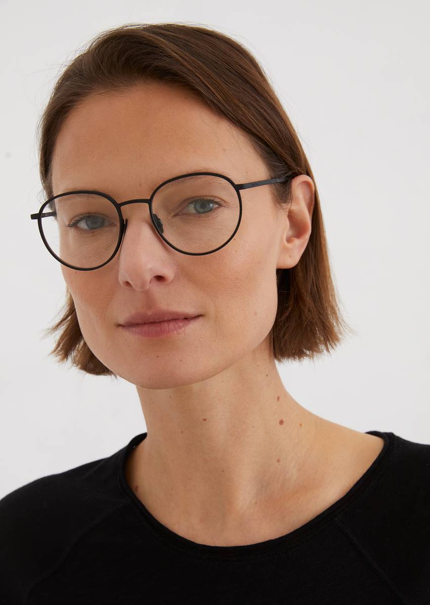 Unisex glasses made of lightweight titanium