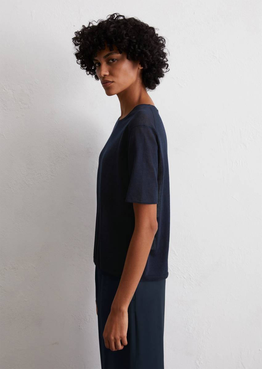 Short sleeve sweater loose made from an organic cotton blend