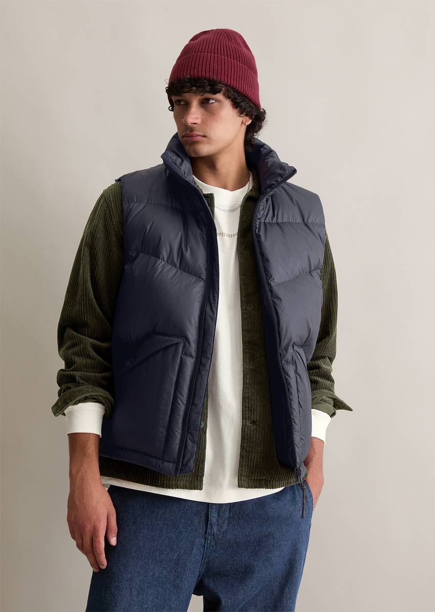 Regular puffer down vest made from water-repellent performance polyester