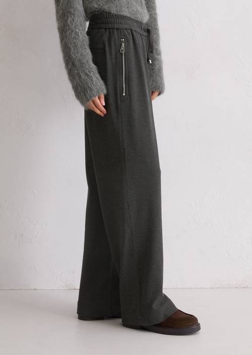 Twill jersey trousers wide made from an elastic viscose blend