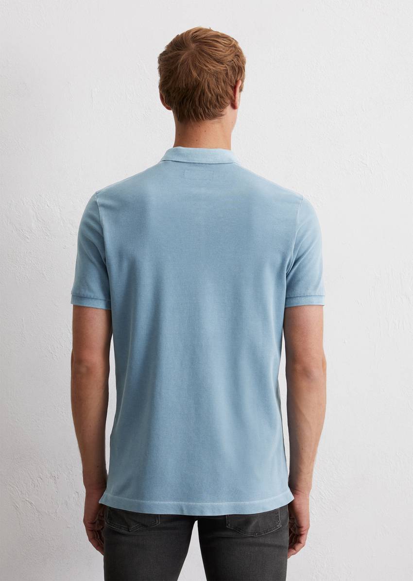Piqué shaped polo shirt made of organic stretch cotton fabric